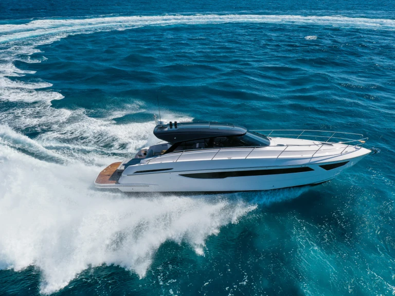 Alquiler de embarcaciones Focus Power 44 enSaint-Tropez en Samboat