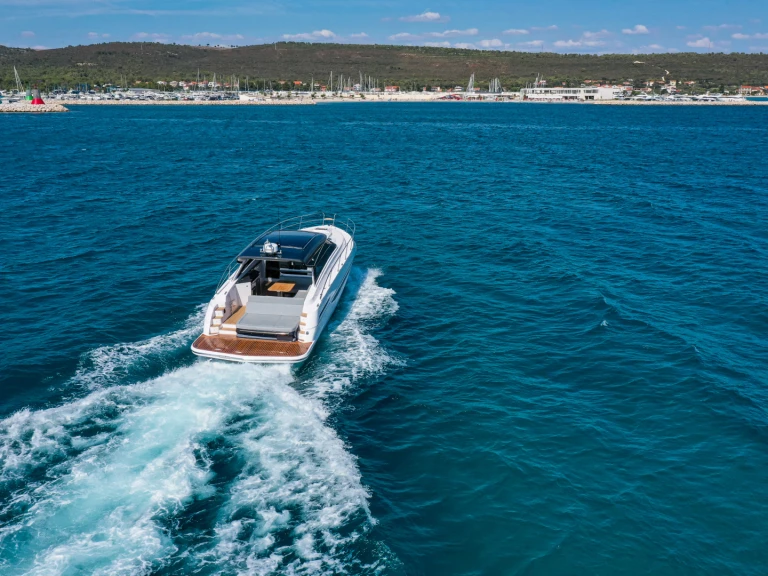 Alquiler de Lancha, con o sin patrón Focus Saint-Tropez