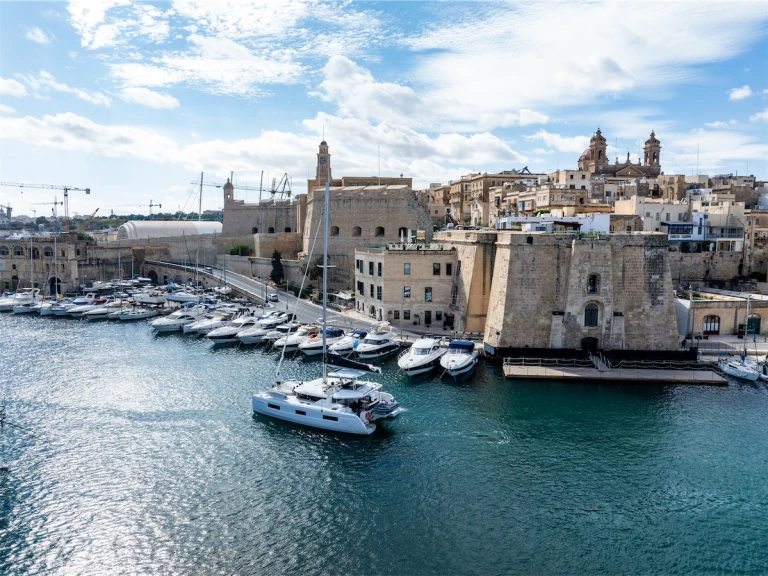 Catamarán para alquilar Il-Gżira al mejor precio