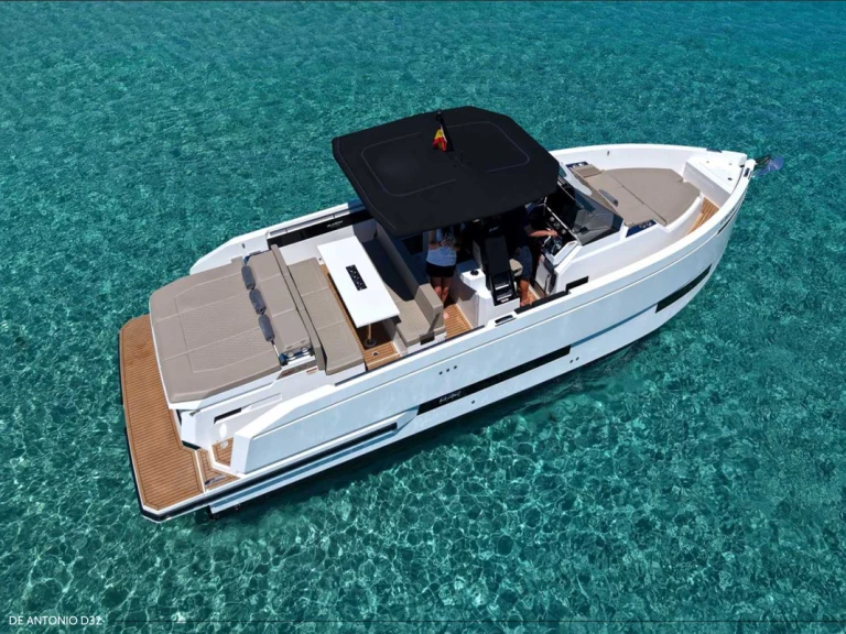 Alquiler Ibiza (Ciudad) - De Antonio D32 en SamBoat