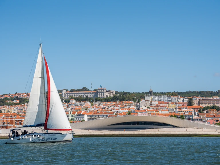 Alquiler de barcos Lisboa barato de Sun Odyssey 42.1