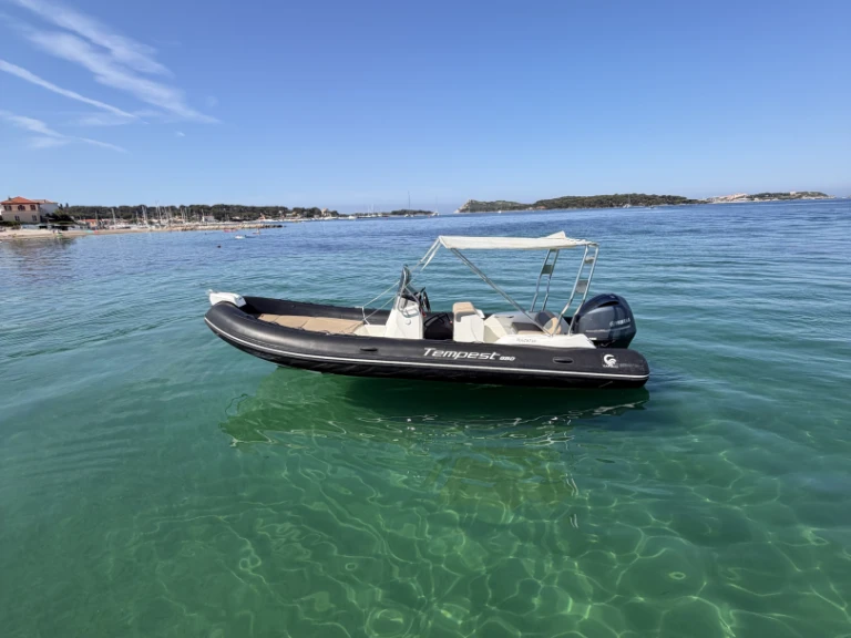 Neumática para alquilar Six-Fours-les-Plages al mejor precio