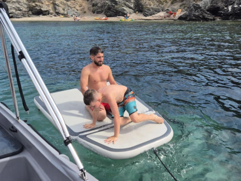 Alquiler de embarcaciones Fun Yak SECU 15 enSix-Fours-les-Plages en Samboat