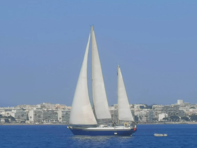 Alquiler de embarcaciones Dufour Sortilege 41 enMarsella en Samboat