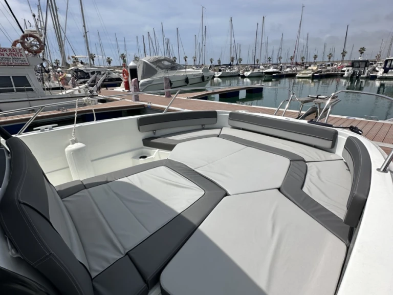 Jeanneau Cap Camarat 9.0 CC de alquiler a Sitges