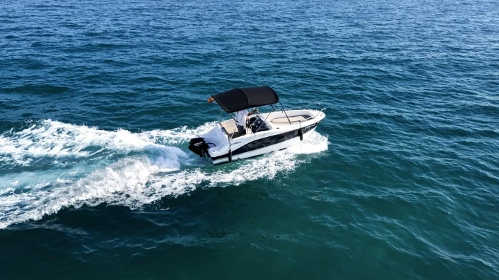 Alquiler de Quicksilver Activ 455 Open en Sitges
