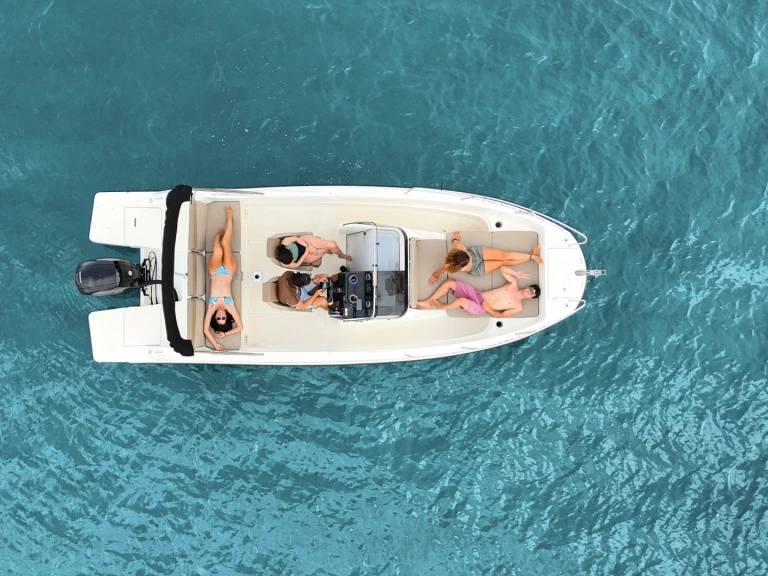 Alquiler de Quicksilver Activ 675 Open en Mahón