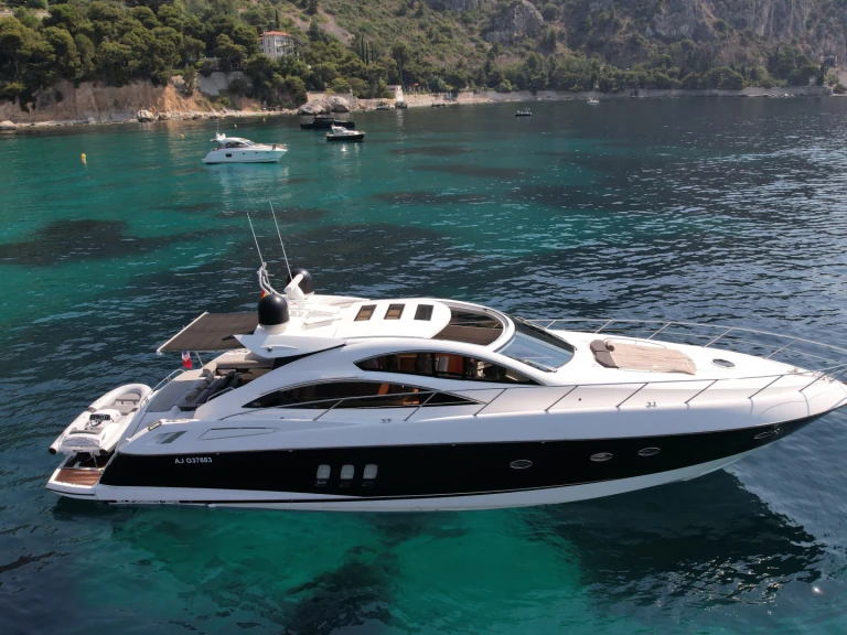 Alquiler de barcos Beaulieu-sur-Mer barato de Predator 62