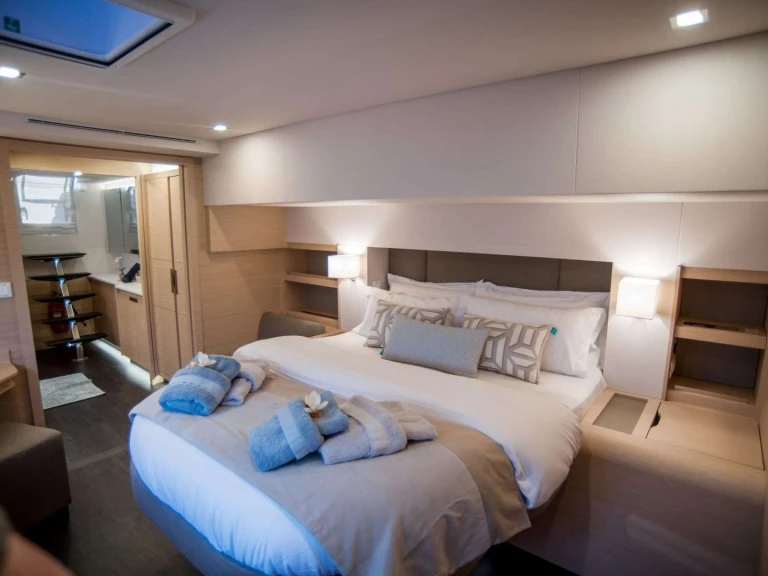 Alquiler de Catamarán, con o sin patrón Fountaine Pajot El Pireo