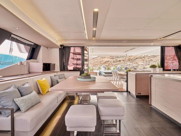 Alquiler Catamarán Fountaine Pajot con o sin  título de navegación