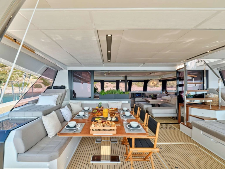 Alquiler de Catamarán, con o sin patrón Fountaine Pajot Néa Péramos