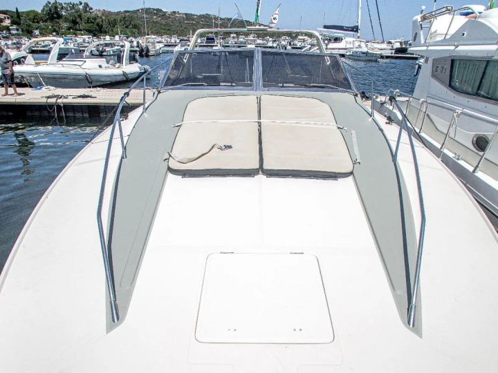 Alquiler de Riva Bravo 38 special en Porto Pozzo