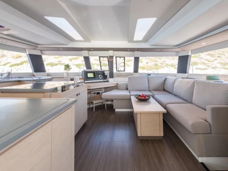 Alquiler de Catamarán, con o sin patrón Fountaine Pajot El Pireo