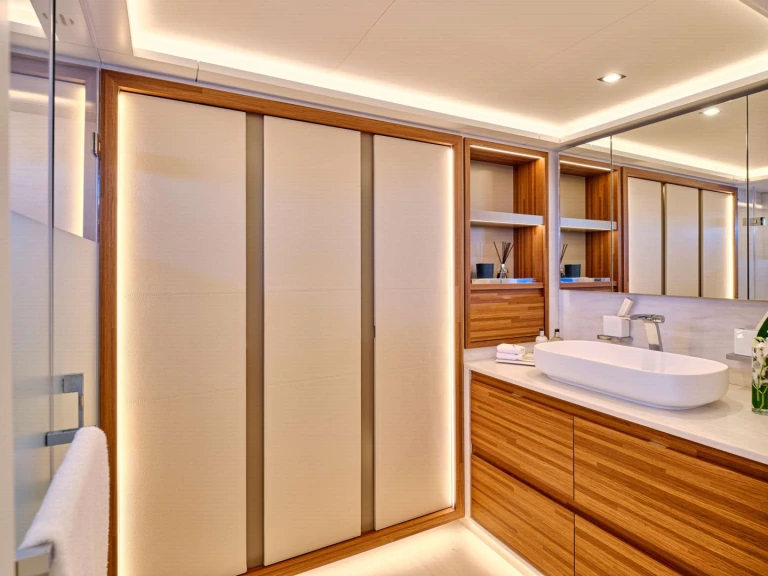 Alquiler de Fountaine Pajot Fountaine Pajot Power 80 (6 cab) en Álimos