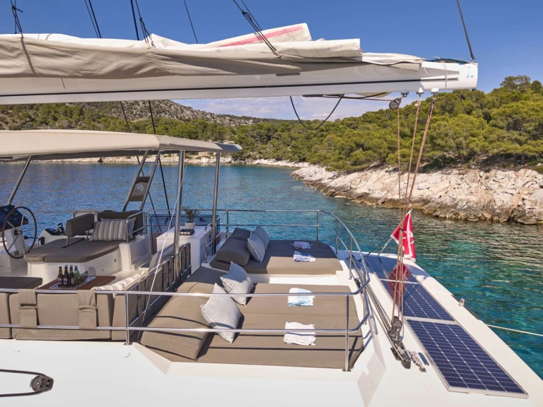 Alquiler de Fountaine Pajot Fountaine Pajot Alegria 67 (5 cab) en Néa Péramos