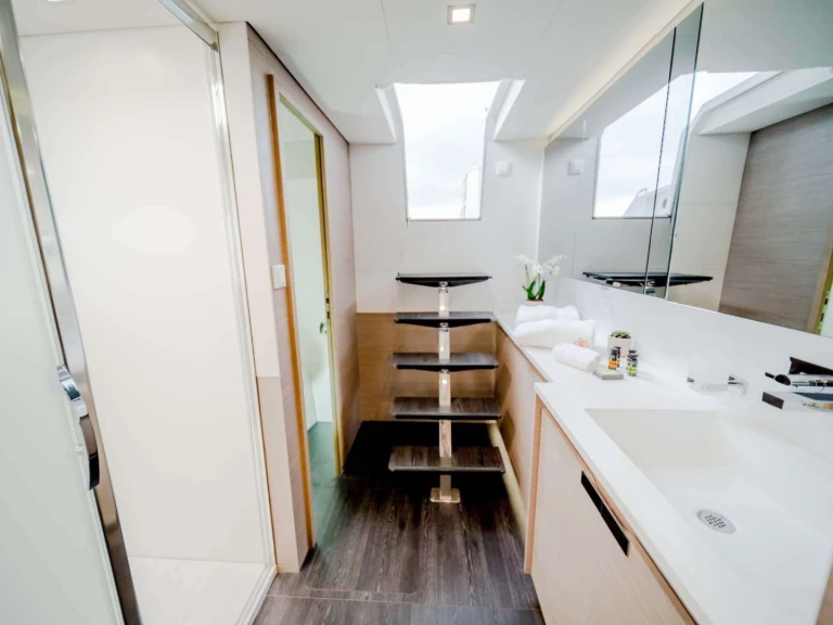 Alquiler Catamarán Fountaine Pajot con o sin  título de navegación