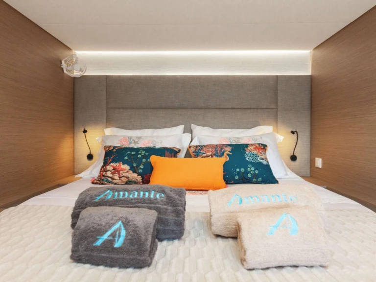 Alquiler de Catamarán, con o sin patrón Fountaine Pajot Cos