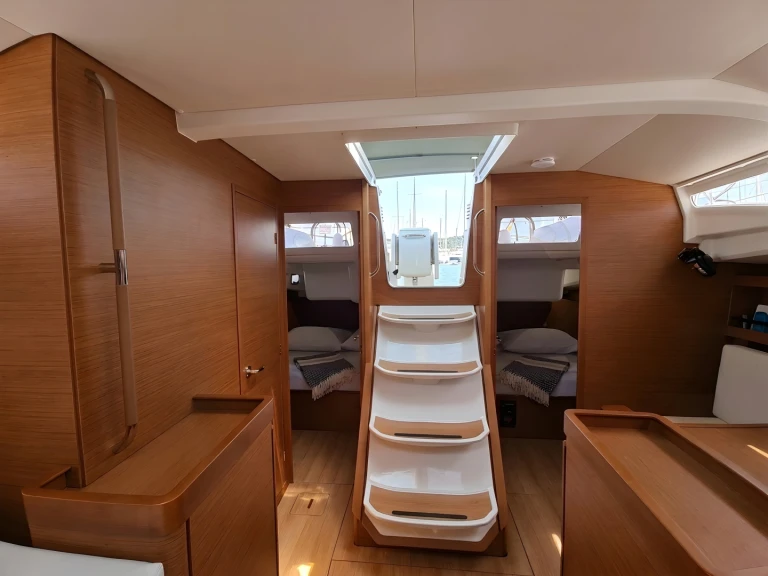 Alquiler Pula - Jeanneau Sun Odyssey 440 en SamBoat