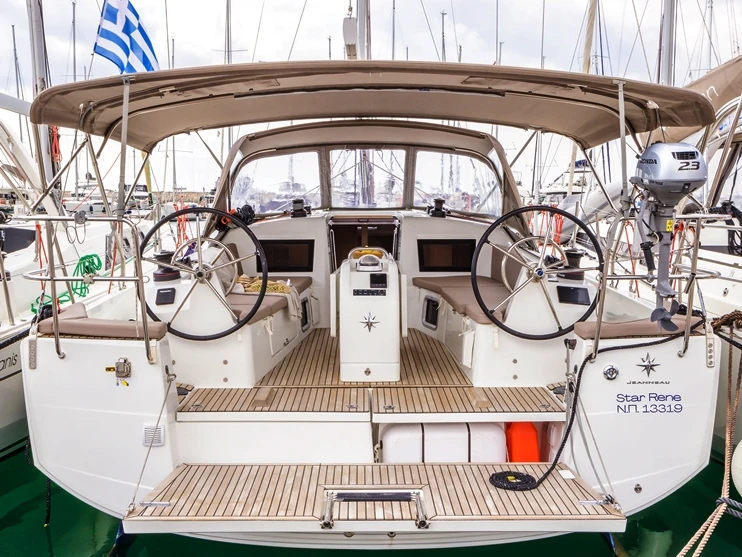 Alquiler Velero en Lávrio - Jeanneau Sun Odyssey 410