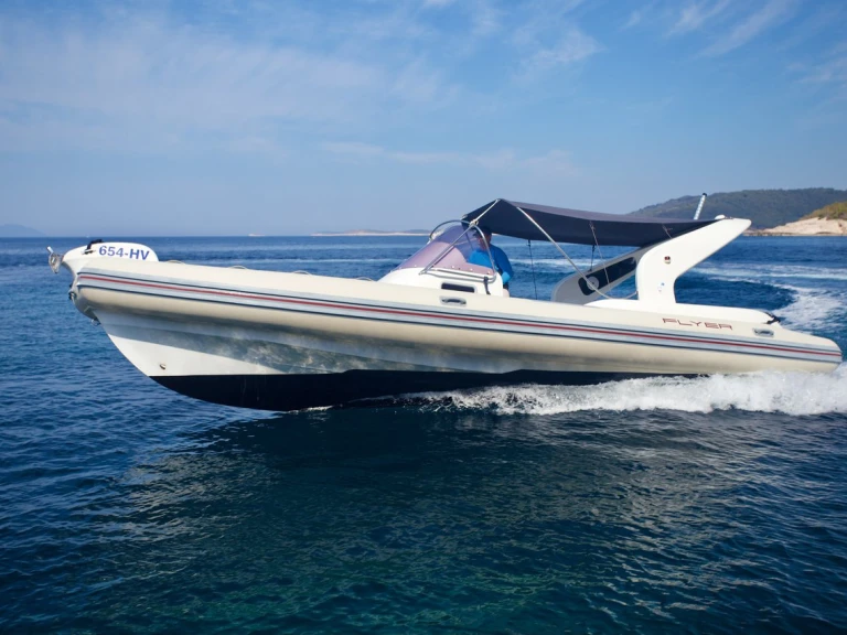 Alquiler de embarcaciones Flyer Flyer 828 enHvar en Samboat