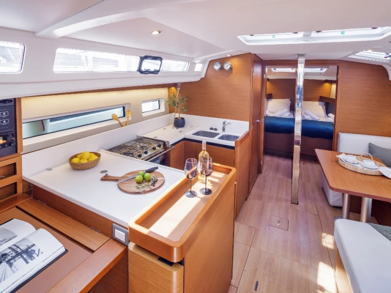 Alquiler de barcos Néa Péramos barato de Sun Odyssey 440