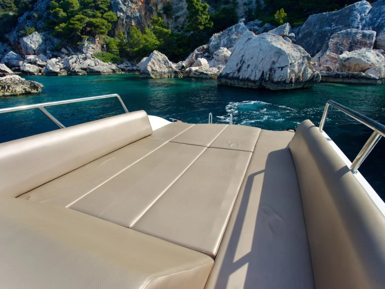 Alquiler de Aqua-Sport Enzo 35 en Hvar