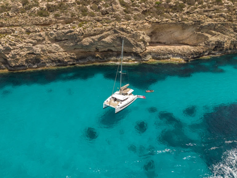 Alquiler Catamarán Bali con o sin  título de navegación