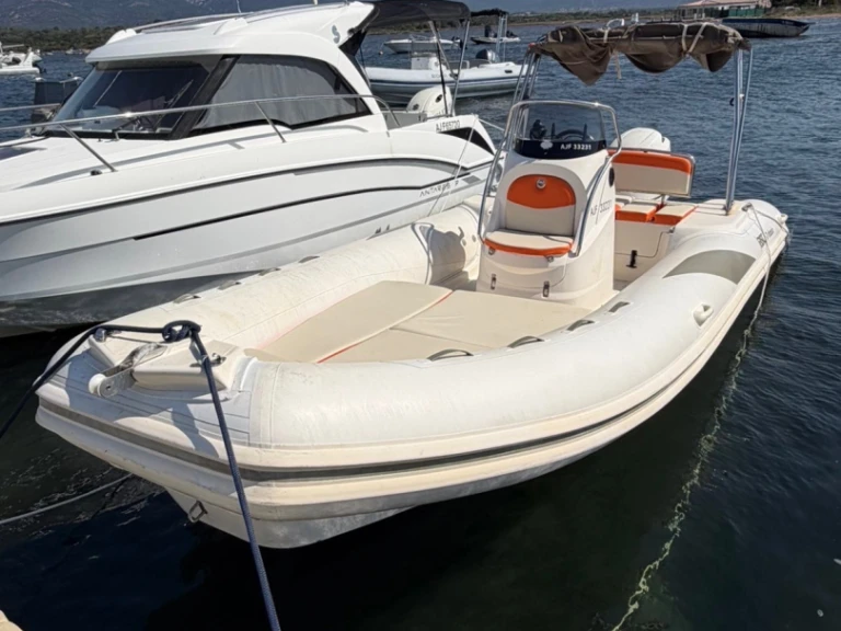 Alquiler de barcos Figari barato de BSC 57 Classic