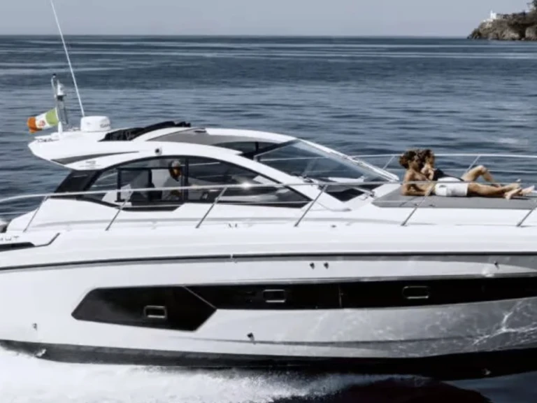 Alquiler de Azimut Atlantis 44 en Mónaco