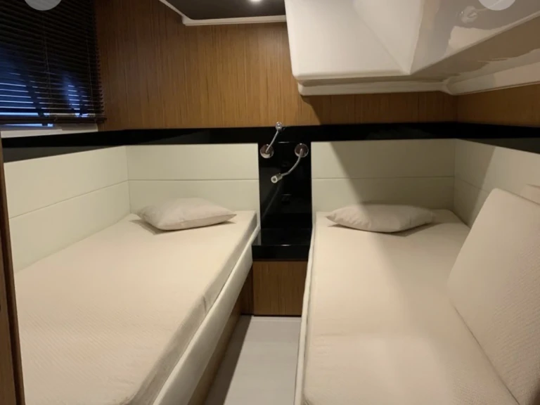 Alquiler de embarcaciones Bavaria Virtess 420 Fly enGolfe-Juan en Samboat