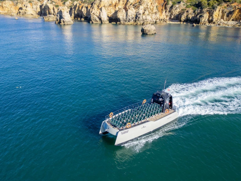 Alquiler Catamarán drassanes con o sin  título de navegación