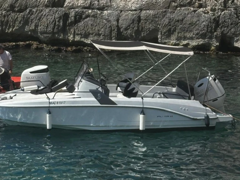 Alquiler de embarcaciones Bénéteau Flyer 6.6 SUNdeck enFrancia en Samboat