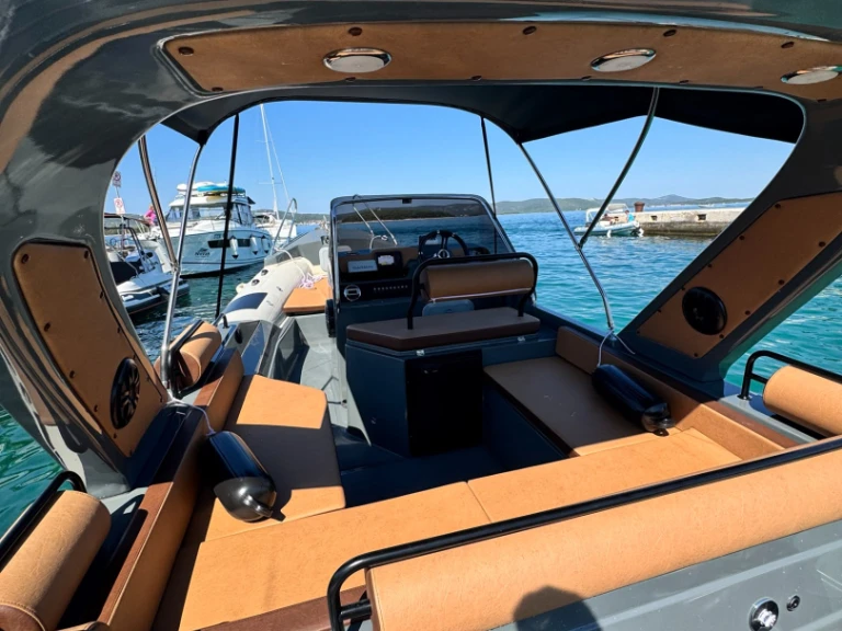Alquiler de Neumática, con o sin patrón Solemar Biograd na Moru
