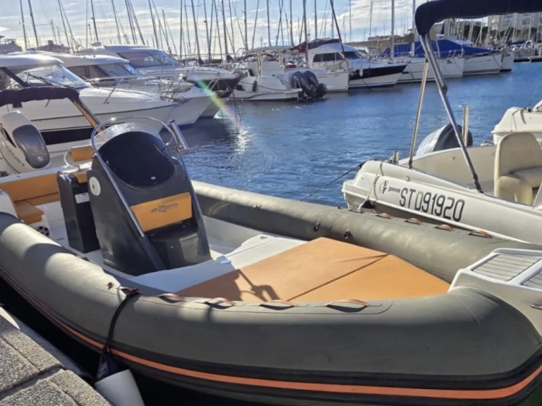 Alquiler de barcos Cannes barato de Wave 27