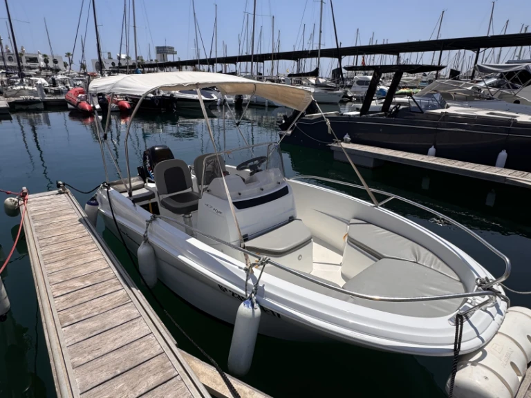 Alquiler de embarcaciones Jeanneau Cap Camarat 4.7 CC Style enAlicante en Samboat