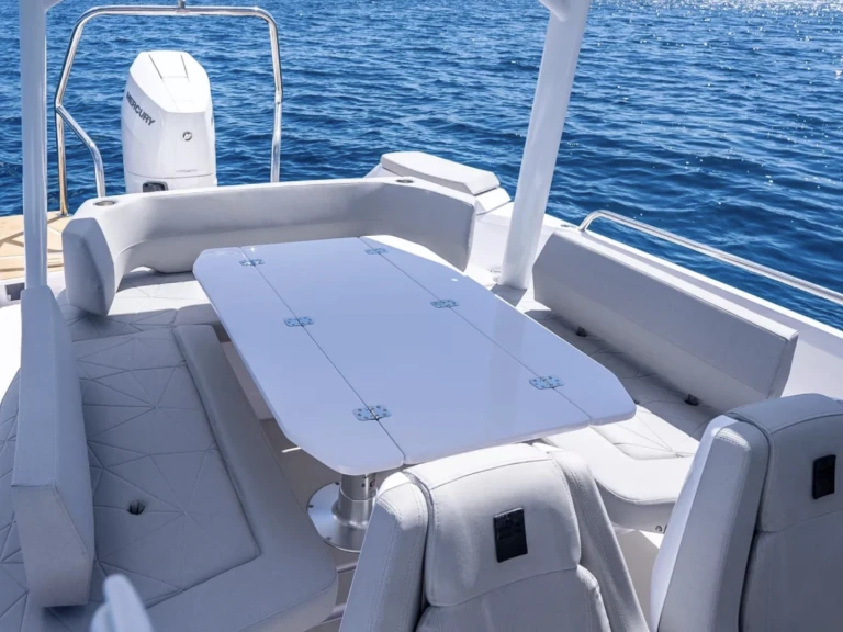 Alquiler de embarcaciones Axopar 28 T-Top enMónaco en Samboat