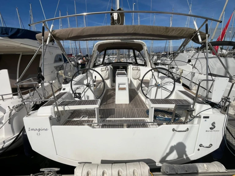 Alquiler de embarcaciones Bénéteau Oceanis 38.1 enLes Sables-d'Olonne en Samboat