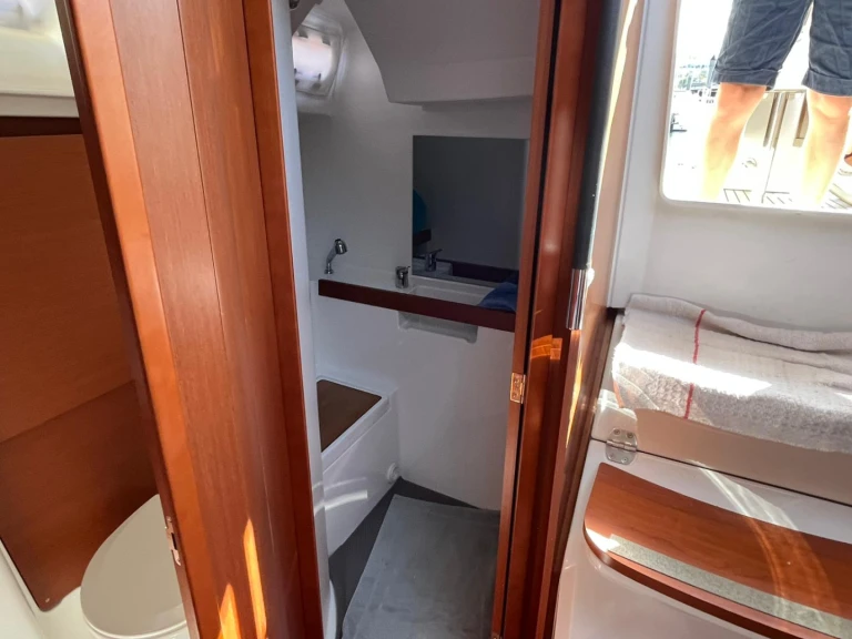 Bénéteau Oceanis 38.1 de alquiler a Les Sables-d'Olonne