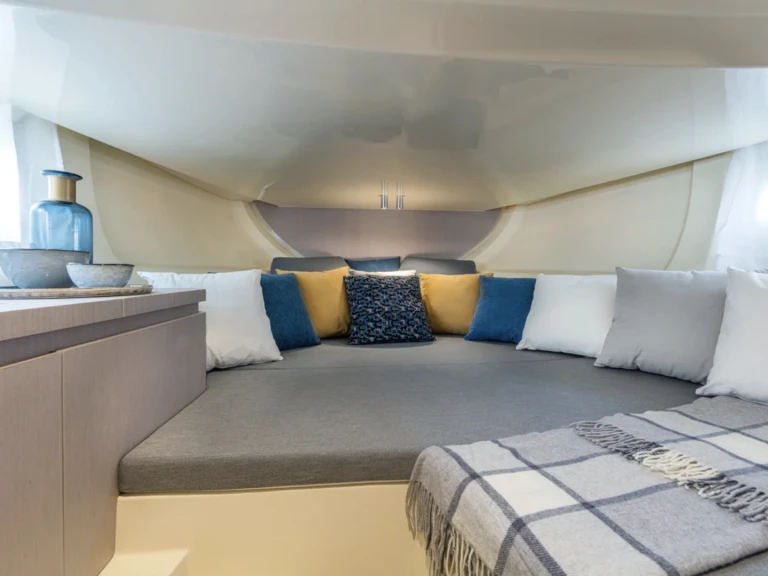 Alquiler de barcos Mónaco barato de Invictus 280 CX