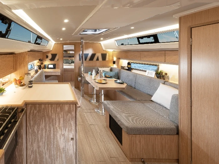 Alquiler de barcos Nidrí barato de Bavaria C42