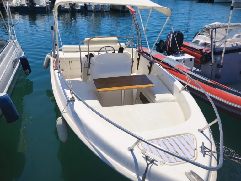 Alquiler de embarcaciones Marinello Fisherman 16 enSaint-Raphaël en Samboat