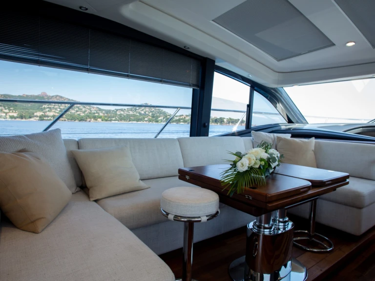 Alquiler de barcos Saint-Raphaël barato de Princess V55