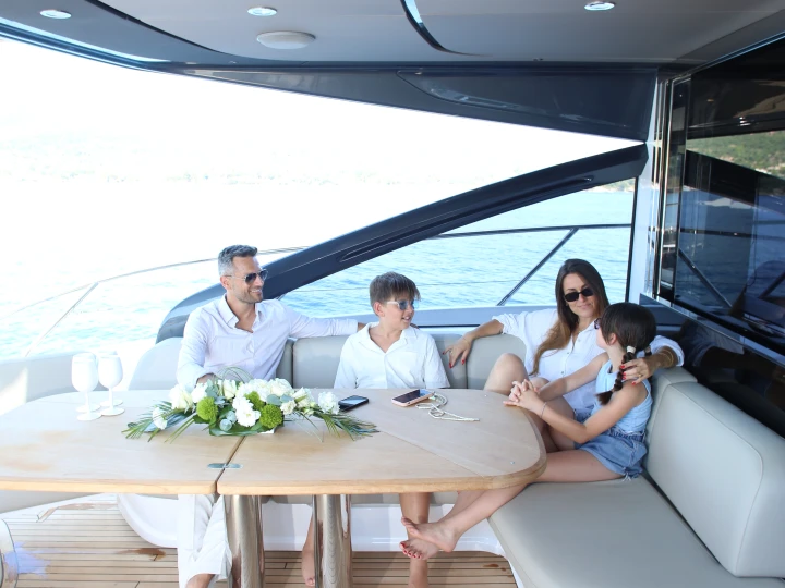 Alquiler de Princess Princess V55 en Port de Saint Tropez