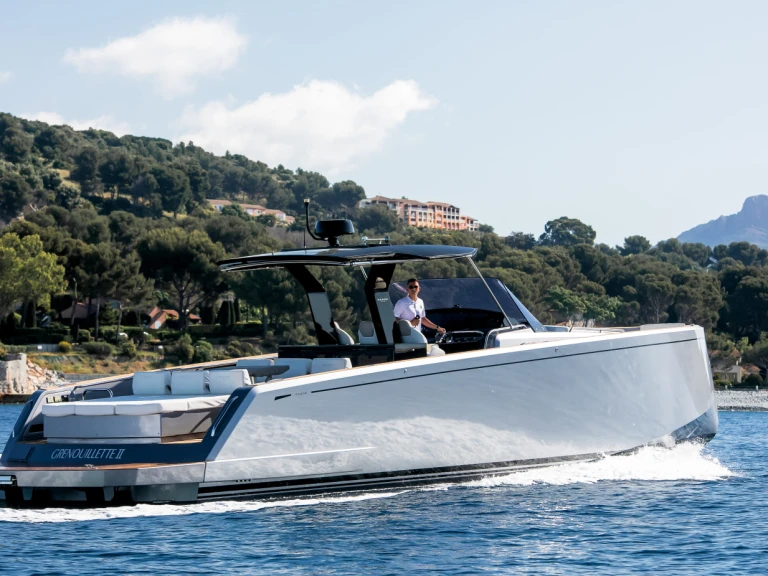 Alquiler de Lancha, con o sin patrón Pardo Yachts Saint-Raphaël