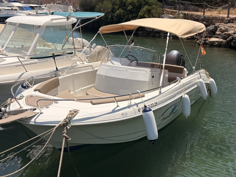 Alquiler de barcos Ciutadella barato de Pacific Craft 625 Open