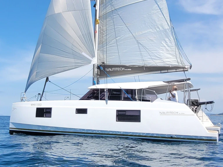 Catamarán para alquilar Rogoznica al mejor precio