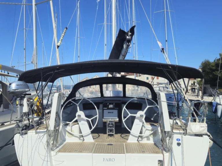 Velero para alquilar Trogir al mejor precio