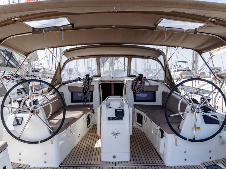 Alquiler de Jeanneau Sun Odyssey 410 en Benítses
