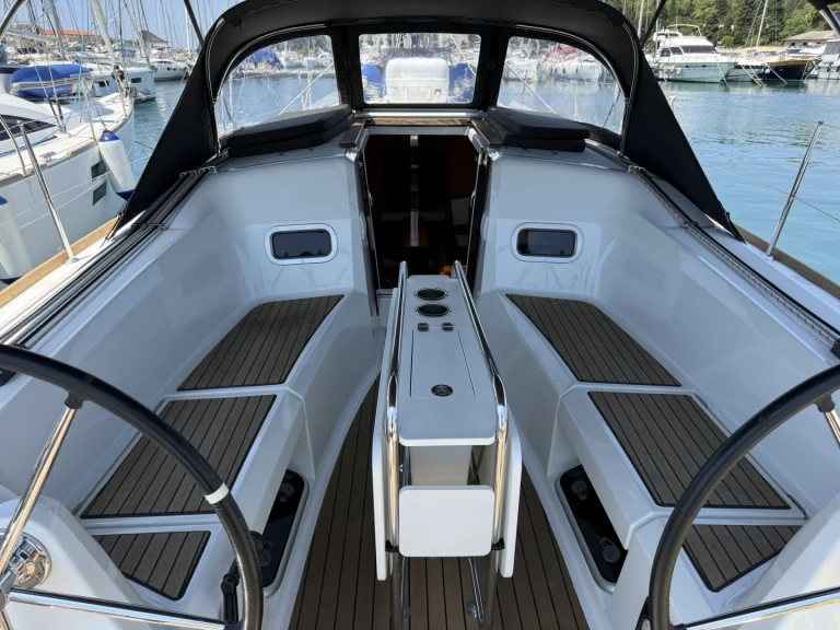 Alquiler de Velero, con o sin patrón Jeanneau Pula