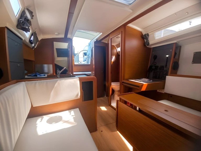 Jeanneau Sun Odyssey 440 de alquiler a Pula